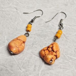$3 with $5+ bundle•Orange Beaded Dangle Earrings
